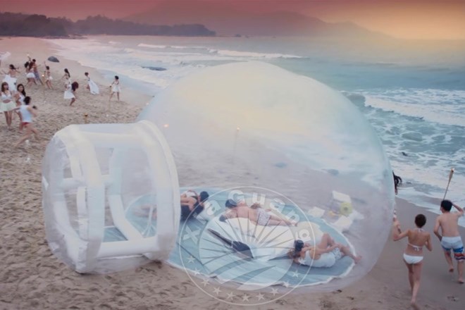 金塔充气球形帐篷